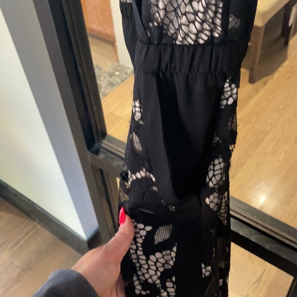 Diane Von Fustenberg black lace and champagne silk vneck jumpsuit. Size 8. - Picture 4 of 6